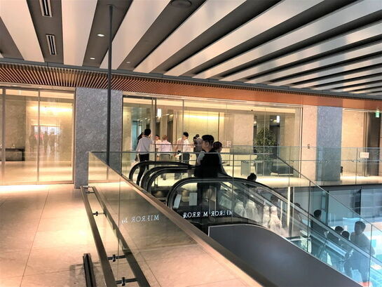 オフィスフロアエントランス