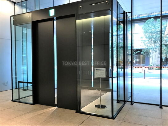 エントランスホール②