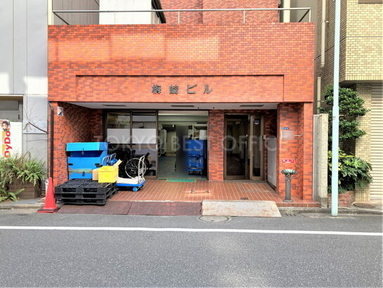 ビルエントランス　リニューアル前