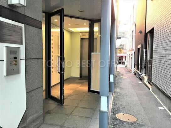 エントランスホール①