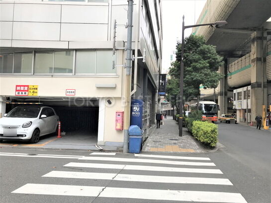 ビル周辺風景①