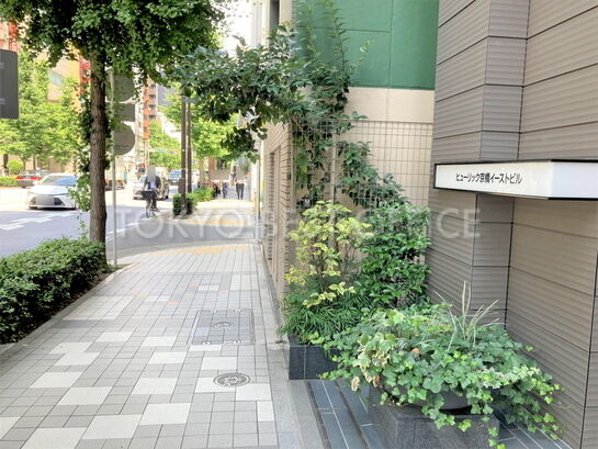 ビル周辺風景①