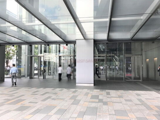 ビルエントランス