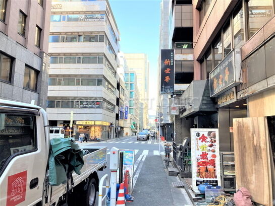 ビル周辺風景①