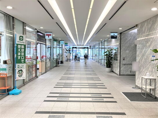 エントランスホール