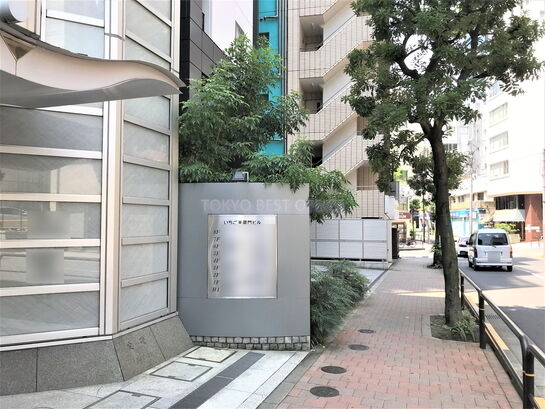 ビル周辺風景①