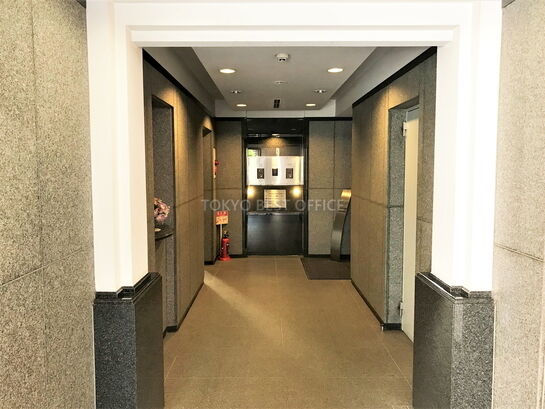 エントランスホール①