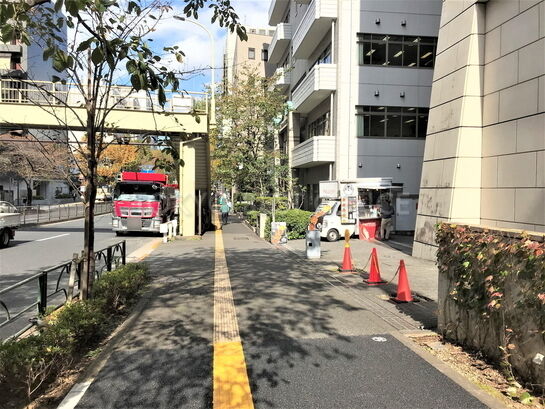 ビル周辺風景①