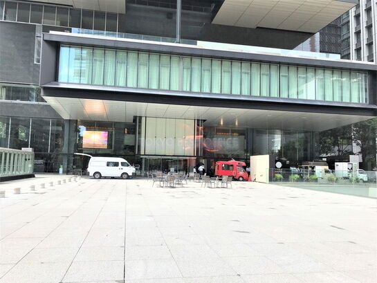 ビルエントランス①