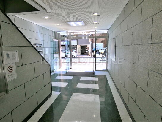 エントランスホール