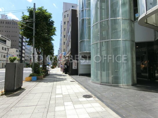 ビル周辺風景①