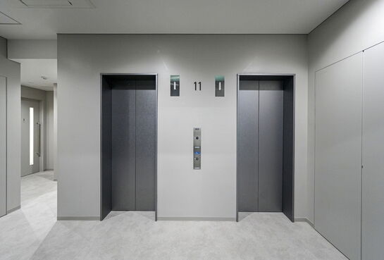 11階 エレベーター