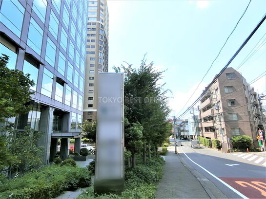 ビル周辺風景①