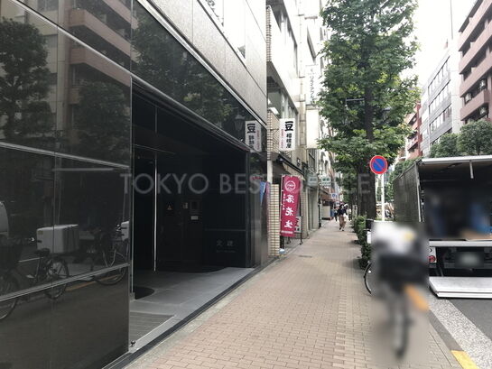 ビル周辺風景①