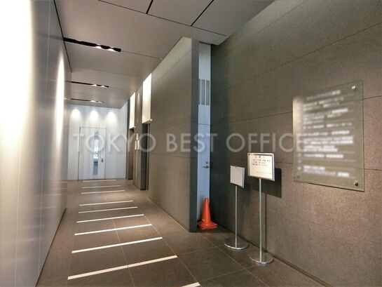 エントランスホール①