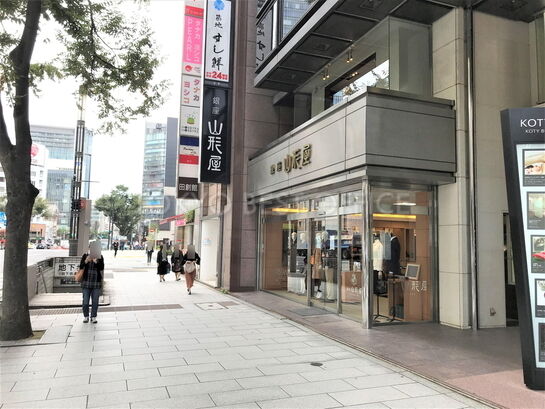 ビル周辺風景①