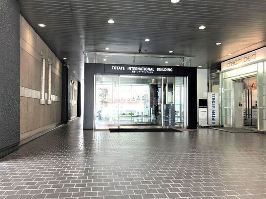 ビルエントランス③