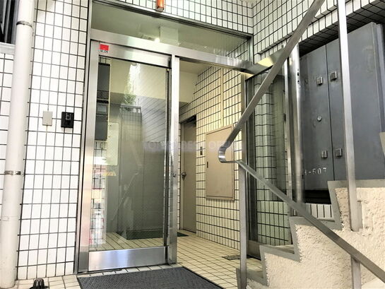 ビルエントランス②