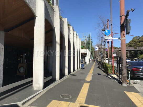 ビル周辺風景①