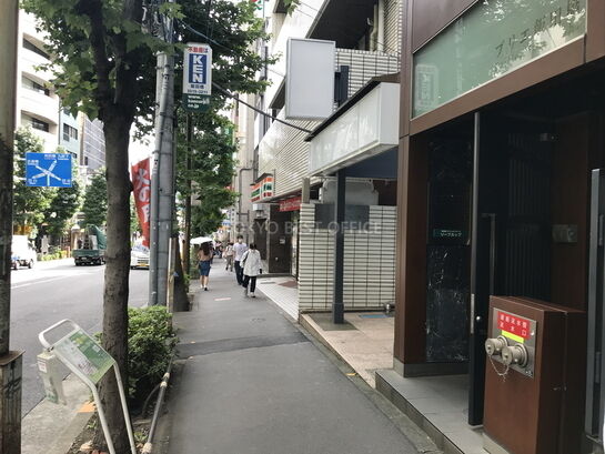 ビル周辺風景①