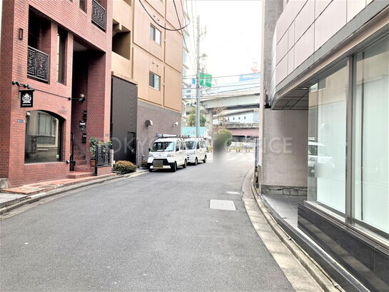 ビル周辺風景②