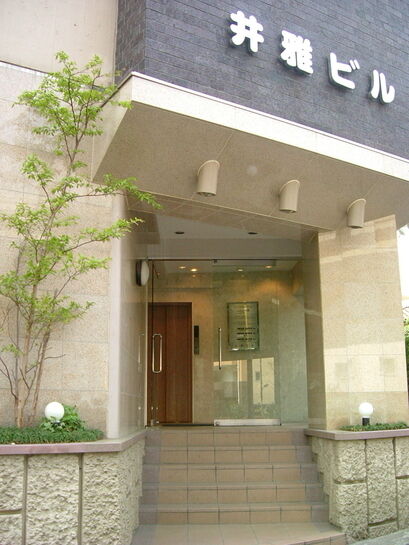 ビルエントランス