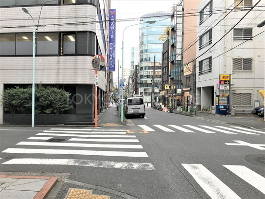 ビル周辺風景①
