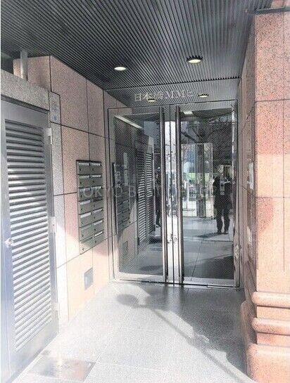 ビルエントランス