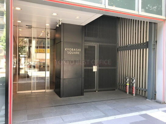 ビルエントランス