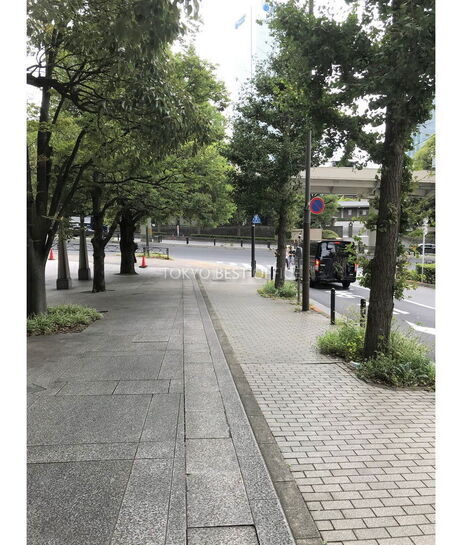 ビル周辺風景①