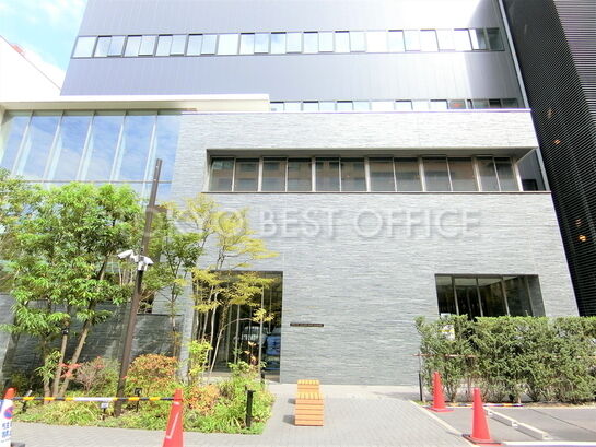 駐車場側入口①