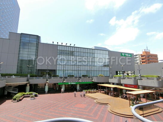 広場・サミットストア(スーパー)