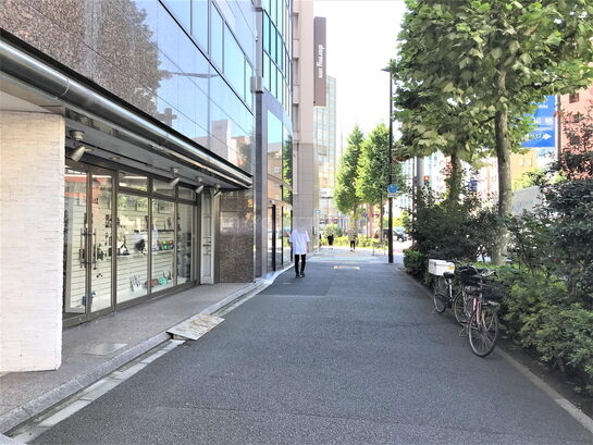 ビル周辺風景①