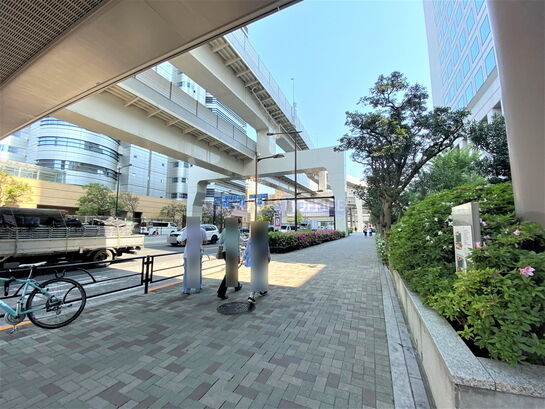 ビル周辺風景①