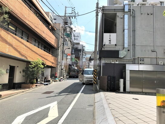 ビル周辺風景①