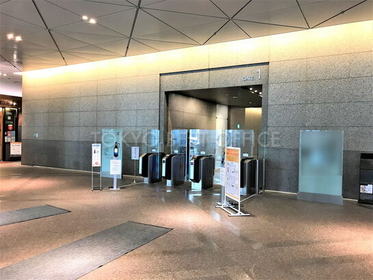 エレベーターホール前ゲート