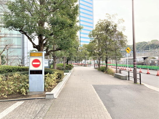 ビル周辺風景①