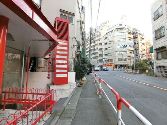 ビル周辺風景①