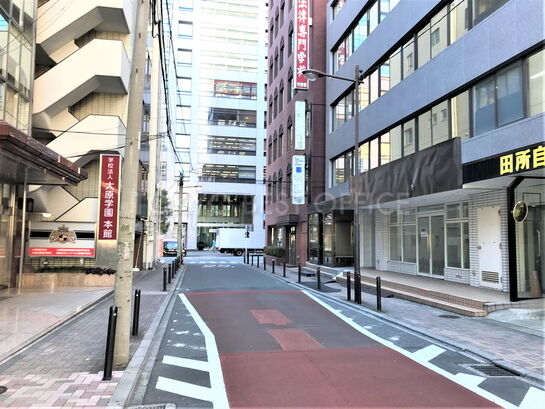 ビル周辺風景①