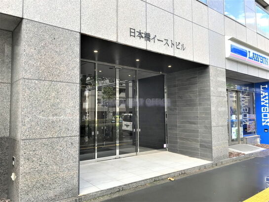 ビルエントランス①