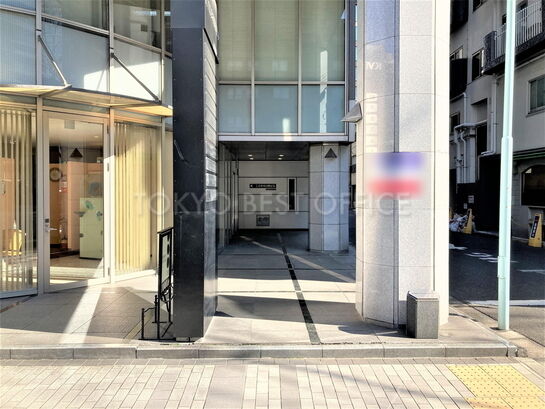 ビルエントランス①