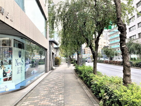 ビル周辺風景②