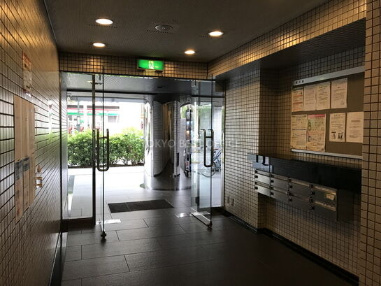 エントランスホール①