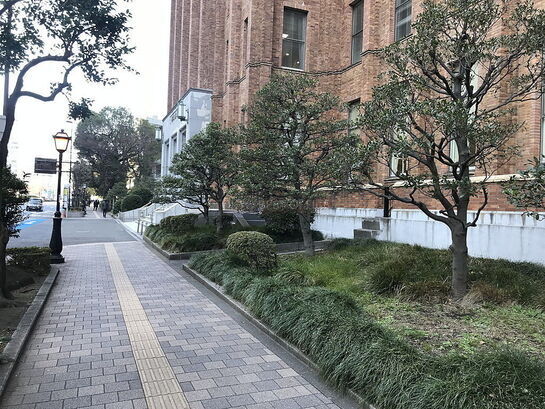 ビル周辺風景①