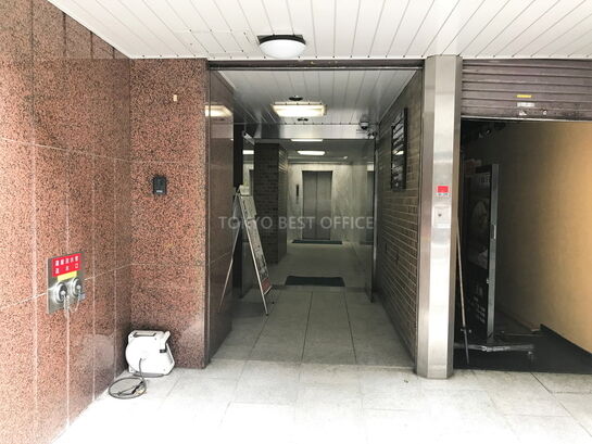 エントランスホール①