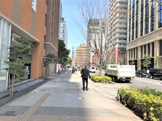 ビル周辺風景②