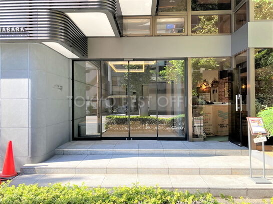 ビルエントランス