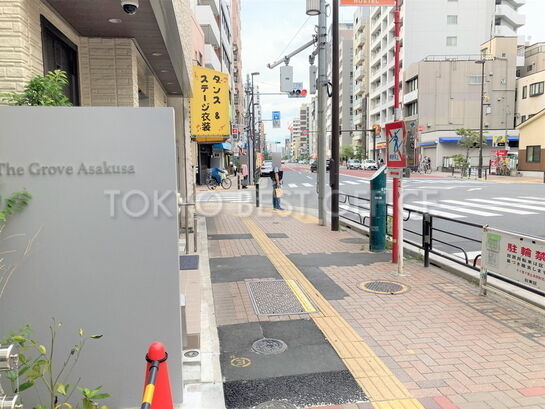 ビル周辺風景①