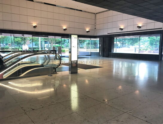 エントランスホール①