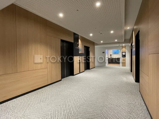 貸室階エレベーターホール
